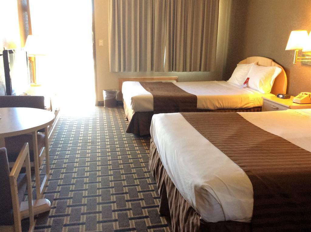 Econo Lodge Бівер Екстер'єр фото