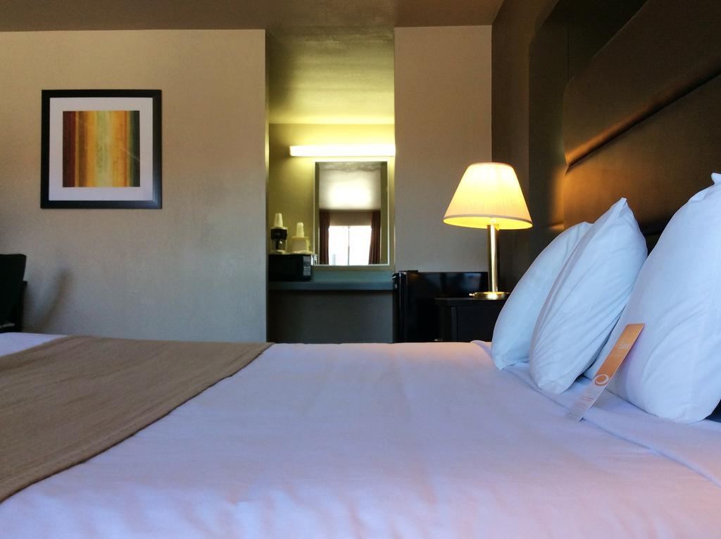 Econo Lodge Бівер Екстер'єр фото