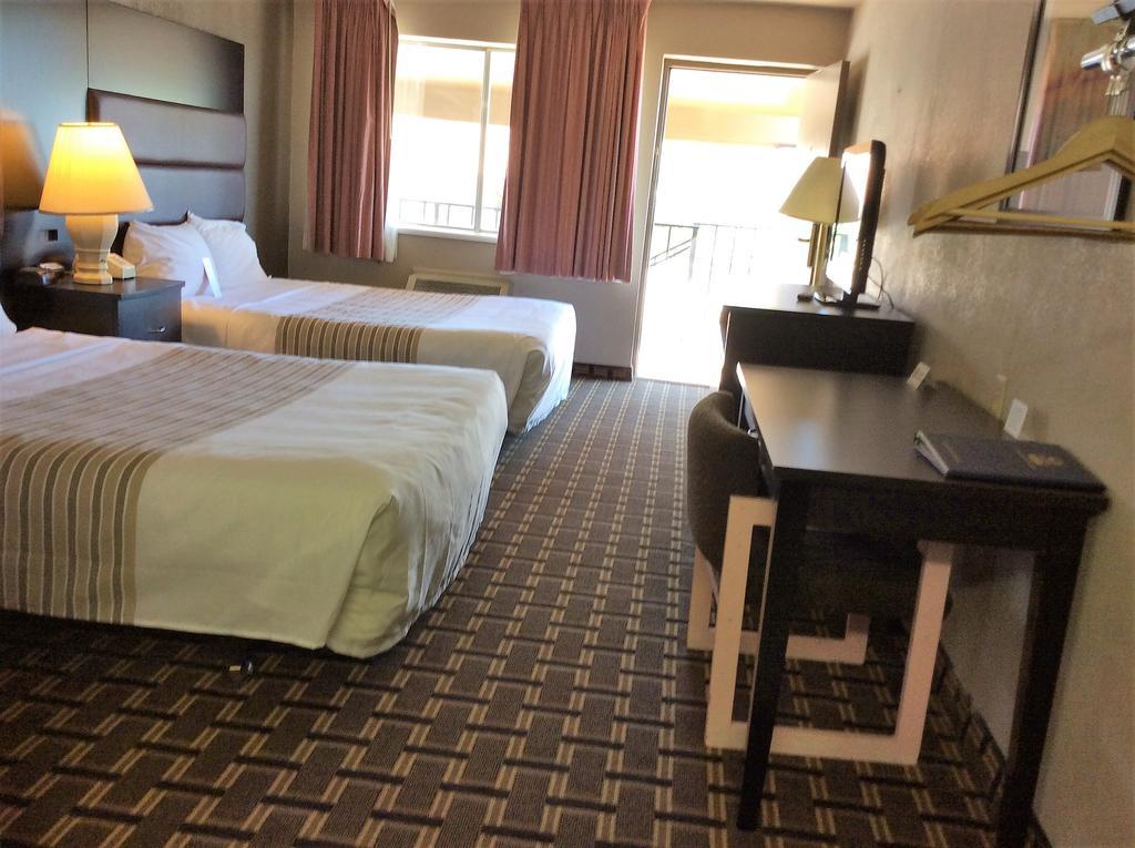 Econo Lodge Бівер Екстер'єр фото